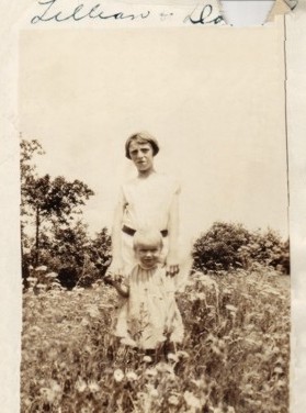 Grandmom and Aunt Doris in field of daisies